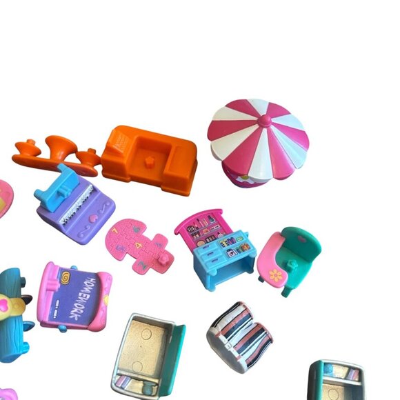 Squinkies Toys Assorted Lot 22 Pieces Accessories Miniatures Collectible Play - Picture 3 of 5